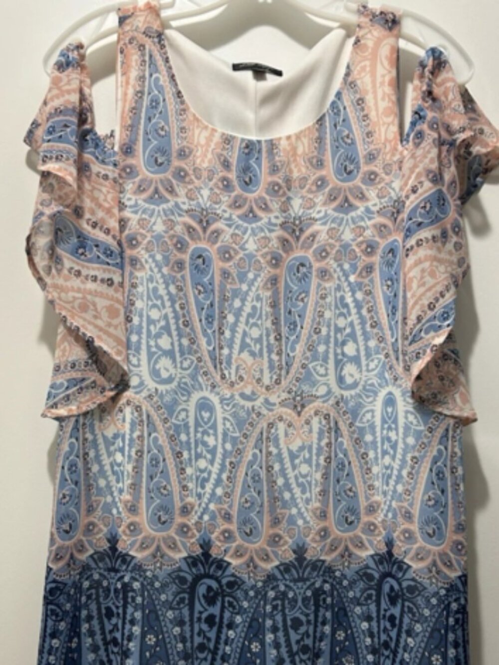 Love Reign Paisley Print Cold Shoulder Dress Medium - Picture 1 of 4